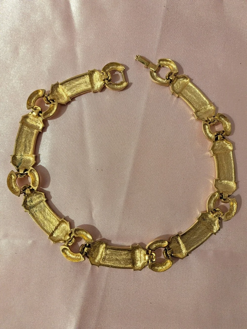 N/A elegant gold